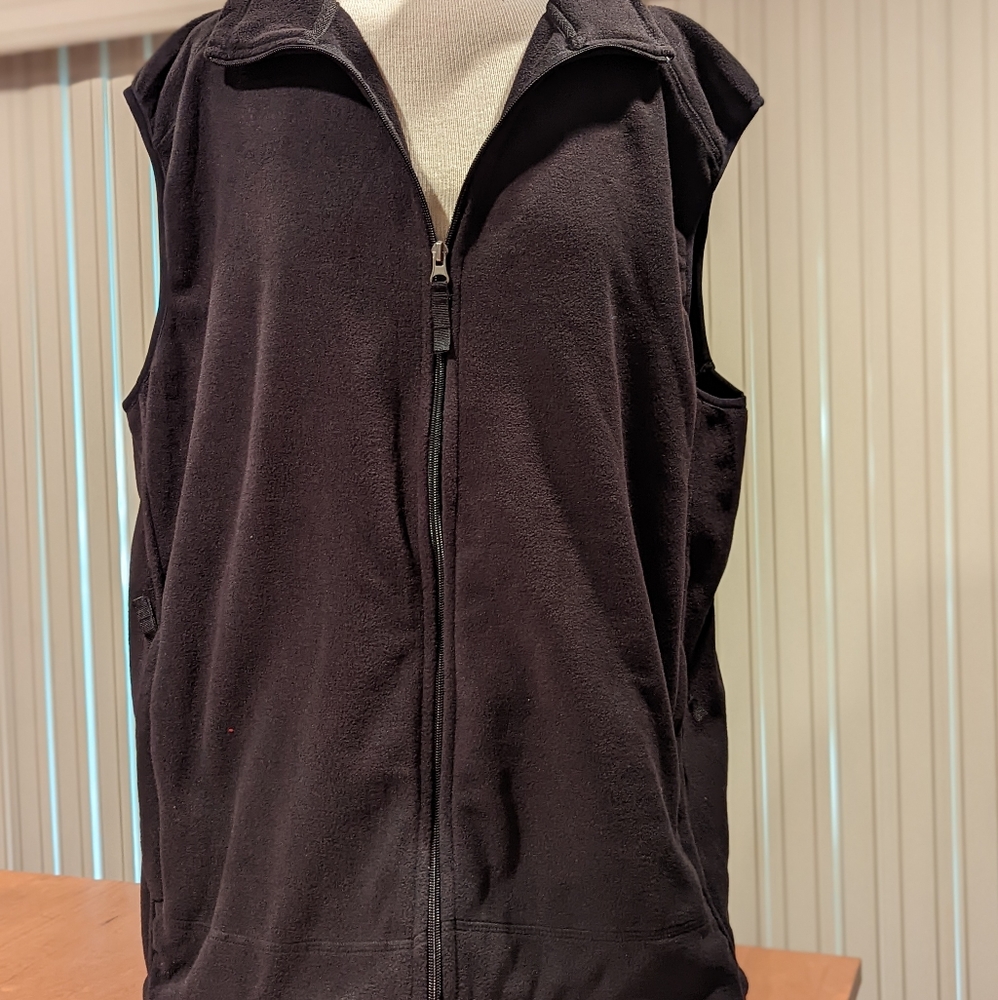 White Sierra black fleece vest XXL